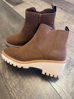 Maurice’s Women's Brown Platform Chelsea Ankle Boots